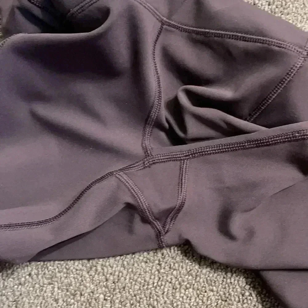 Lululemon speed up crop 21”